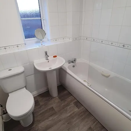 Lovely 3 Bedroom House Manchester Exterior photo
